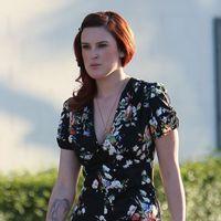 Rumer Willis exits Neil George Salon carrying a garment bag | Picture 111186